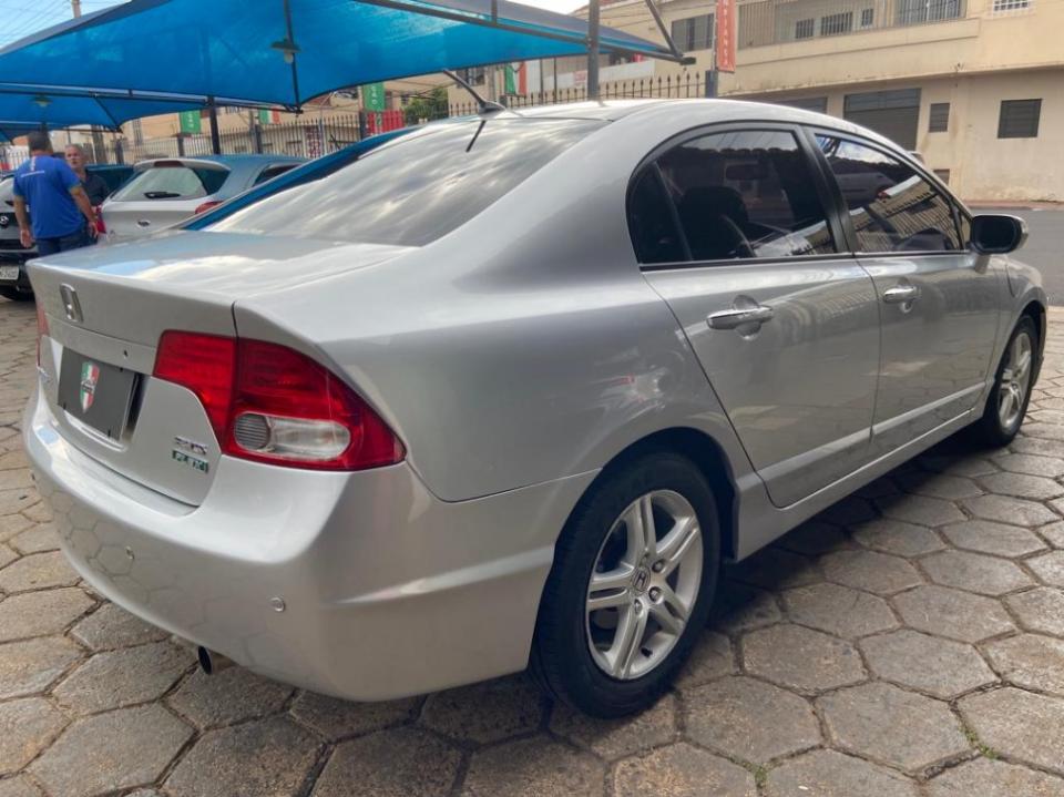 Civic / Sedan Lxs 1.8/1.8 Flex 16v Aut. 4p